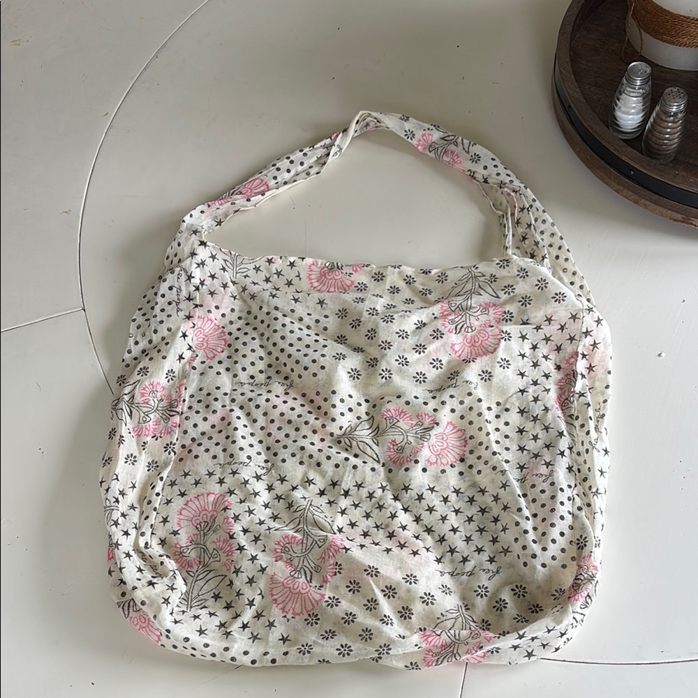 🌺Free People Cream and Pink Shoulder Bag with Floral Design